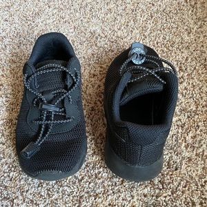 Nike kid’s Tanjun shoes